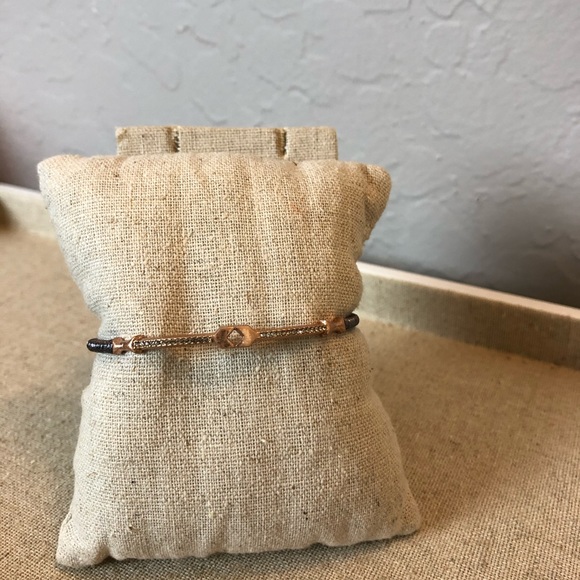 Stella & Dot Resillience Cuff New in Box - Picture 3 of 6